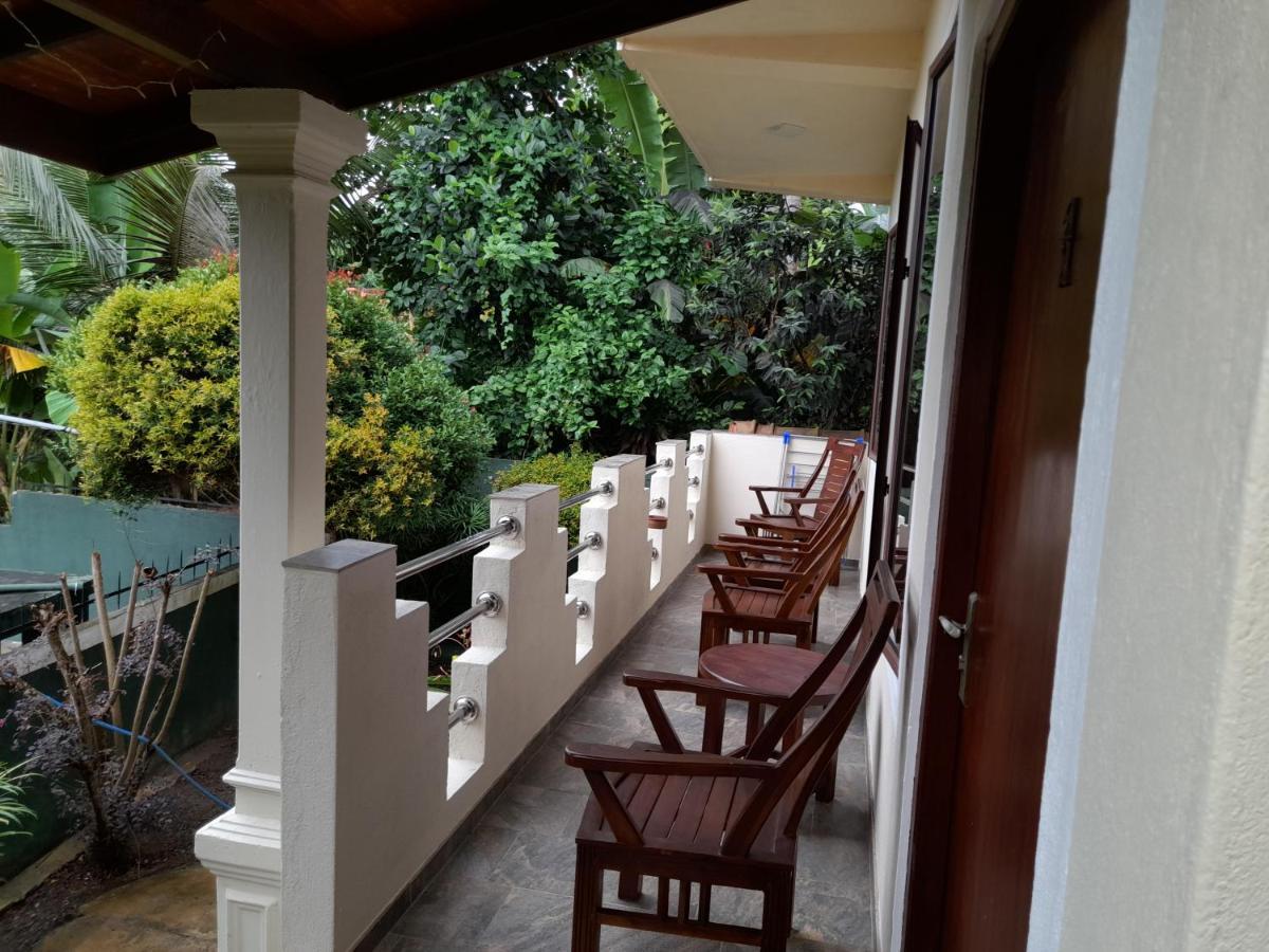 Slg Villa Hikkaduwa Buitenkant foto